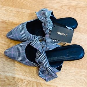 Forever 21 Bow flats size 6